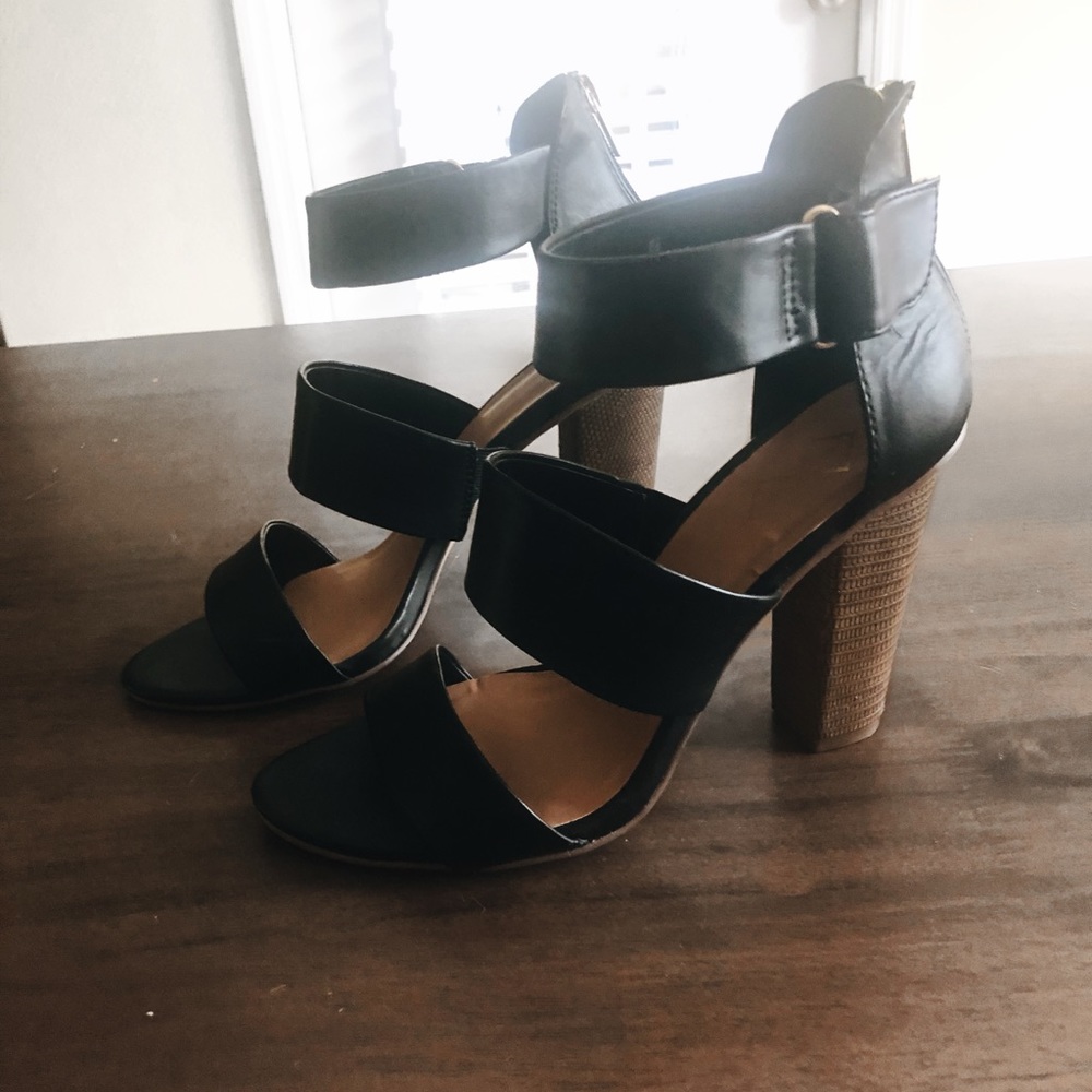 LIKE NEW! Never Before Worn A+ Black Heels